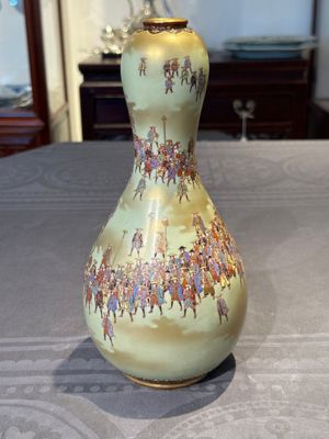 A rare Japanese Kutani vase, Kutani Kozan 九谷光山 mark, Meiji, 19th C. — foto 3