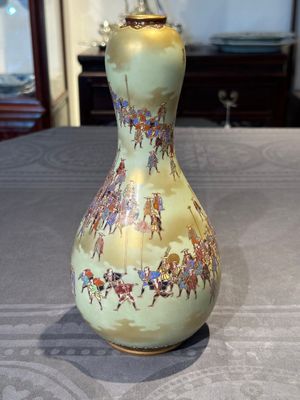 A rare Japanese Kutani vase, Kutani Kozan 九谷光山 mark, Meiji, 19th C. — foto 4