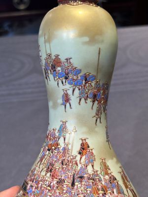 A rare Japanese Kutani vase, Kutani Kozan 九谷光山 mark, Meiji, 19th C. — foto 7