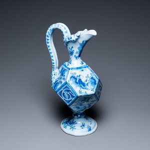 A rare large blue and white French faience facetted chinoiserie ewer, Nevers, late 17th C. — 照片 1