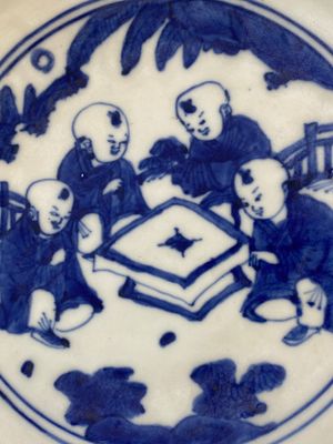 A rare large Chinese blue and white '100 boys' bowl, Jiajing mark and of the period — 照片 5