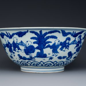 A rare large Chinese blue and white '100 boys' bowl, Jiajing mark and of the period — 照片 2