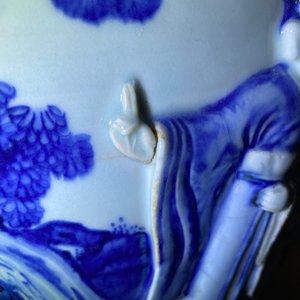 A rare large Chinese blue and white relief-moulded jardinière, Kangxi — 照片 63