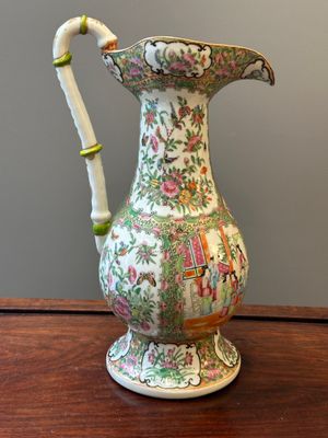 A rare large Chinese Canton famille rose ewer, 19th C. — photo 3