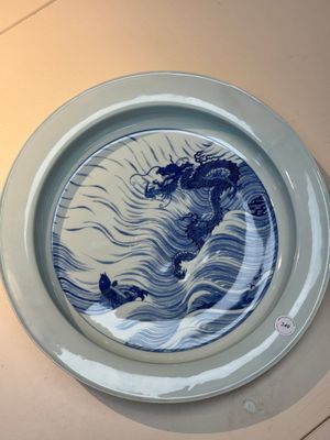 A rare large imperial Chinese blue and white 'dragon and carps' basin, Kangxi mark and of the period — photo 10