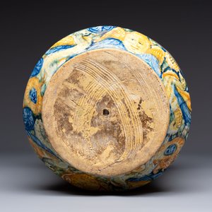 A rare massive Italian maiolica albarello with the arms of Boerio, Angelo and Ludovico Picchi workshop, Casteldurante, ca. 1562-1563 — 照片 6