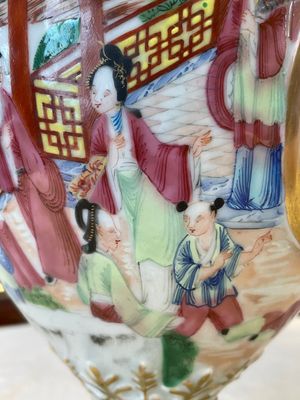 A rare pair of Chinese Canton famille rose export urns, 19th C. — photo 9