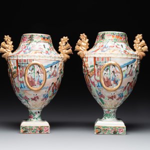 A rare pair of Chinese Canton famille rose export urns, 19th C. — photo 3