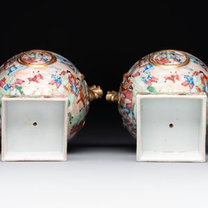 A rare pair of Chinese Canton famille rose export urns, 19th C. — photo 6