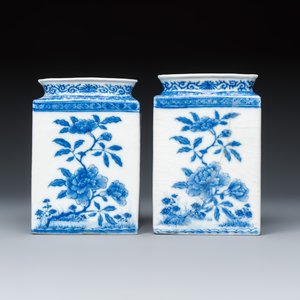 A rare pair of Chinese export blue and white soft-paste rectangular canisters — photo 4