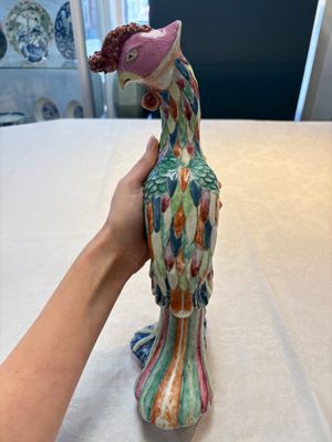 A rare pair of Chinese famille rose models of phoenixes, Qianlong — foto 2