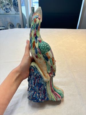 A rare pair of Chinese famille rose models of phoenixes, Qianlong — foto 10