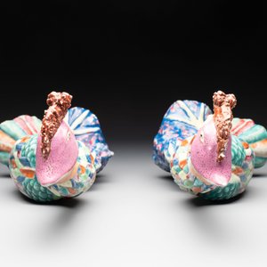 A rare pair of Chinese famille rose models of phoenixes, Qianlong — foto 7