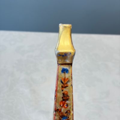 A rare pair of European-decorated Chinese blue and white pyramidal tulip vases — 照片 4