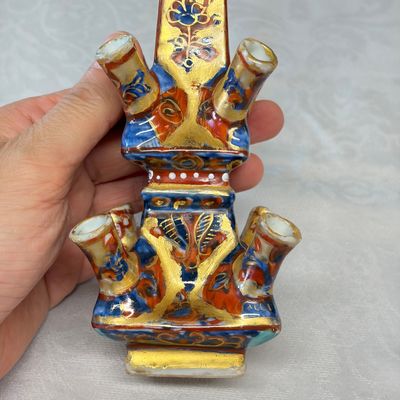 A rare pair of European-decorated Chinese blue and white pyramidal tulip vases — 照片 10
