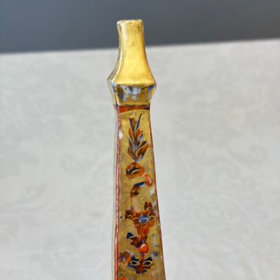 A rare pair of European-decorated Chinese blue and white pyramidal tulip vases — 照片 29