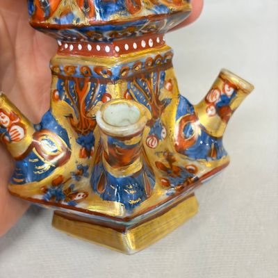 A rare pair of European-decorated Chinese blue and white pyramidal tulip vases — 照片 34