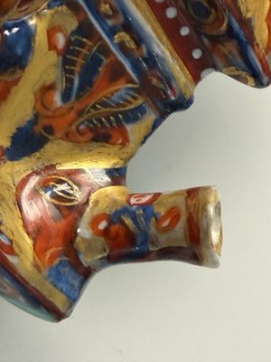 A rare pair of European-decorated Chinese blue and white pyramidal tulip vases — 照片 51