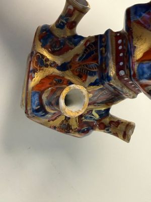 A rare pair of European-decorated Chinese blue and white pyramidal tulip vases — 照片 53