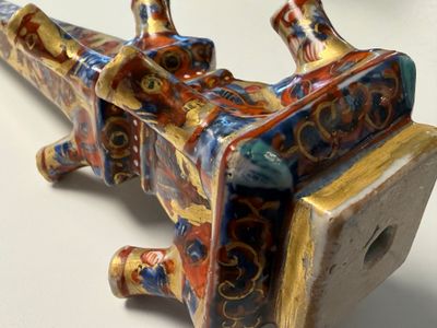 A rare pair of European-decorated Chinese blue and white pyramidal tulip vases — 照片 59