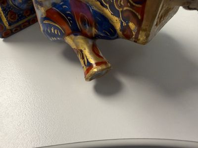 A rare pair of European-decorated Chinese blue and white pyramidal tulip vases — 照片 62