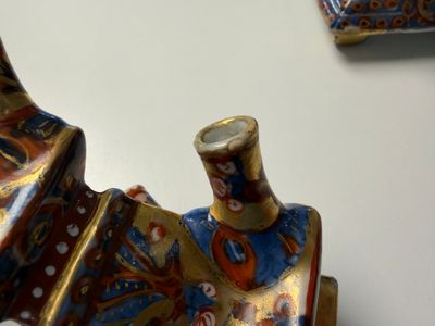 A rare pair of European-decorated Chinese blue and white pyramidal tulip vases — 照片 72