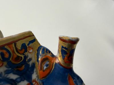 A rare pair of European-decorated Chinese blue and white pyramidal tulip vases — 照片 81