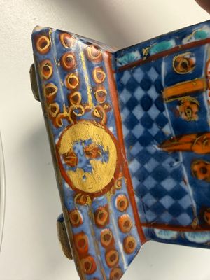 A rare pair of European-decorated Chinese blue and white pyramidal tulip vases — 照片 83