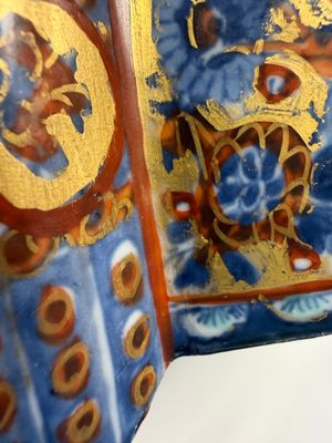 A rare pair of European-decorated Chinese blue and white pyramidal tulip vases — 照片 85