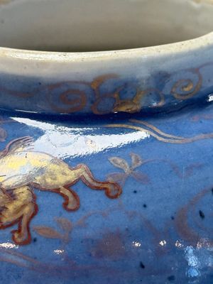 A rare pair of Japanese gilt-decorated blue-ground vases, Edo, late 17th C. — photo 29
