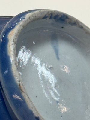 A rare pair of Japanese gilt-decorated powder-blue-ground vases — foto 32