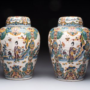 A rare pair of polychrome Dutch Delft chinoiserie jars and covers, 18th C. — photo 1