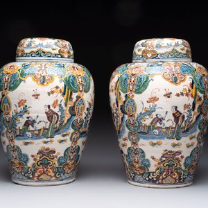 A rare pair of polychrome Dutch Delft chinoiserie jars and covers, 18th C. — photo 2