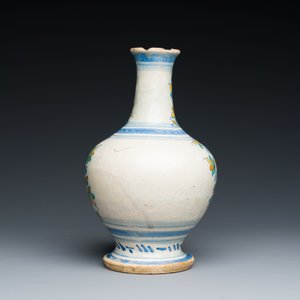 A rare polychrome Antwerp maiolica pharmacy bottle inscribed AQ DE ENDIV, middle of the 16th C. — photo 2