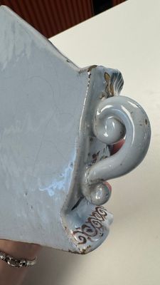 A rare polychrome Brussels faience wall vase, 18th C. — photo 14