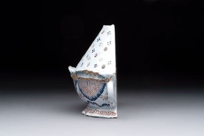 A rare polychrome Brussels faience wall vase, 18th C. — photo 2