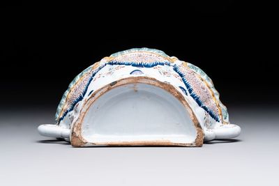 A rare polychrome Brussels faience wall vase, 18th C. — photo 6