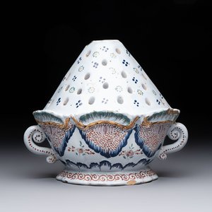 A rare polychrome Brussels faience wall vase, 18th C. — photo 1