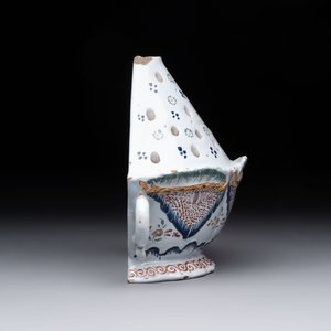 A rare polychrome Brussels faience wall vase, 18th C. — photo 4