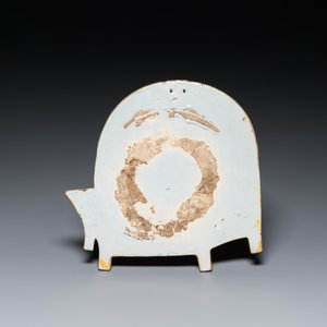 A rare polychrome Dutch Delft 'birdcage' plaque with two birds, 18th C. — photo 2