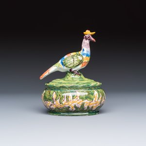 A rare polychrome Dutch Delft butter tub with a crowned bird — photo 6