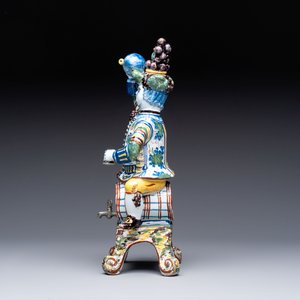A rare polychrome Dutch Delft figural wine cistern and cover, 18th C. — photo 3