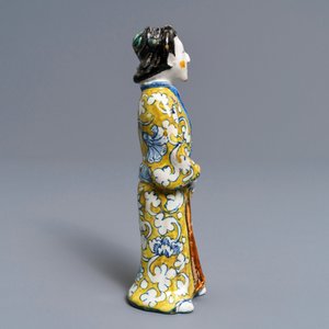 A rare polychrome Dutch Delft model of a Chinese lady, 2nd half of the 17th C. — photo 3