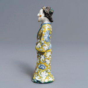 A rare polychrome Dutch Delft model of a Chinese lady, 2nd half of the 17th C. — photo 5