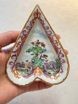 A rare polychrome Dutch Delft petit feu six-piece sweetmeat set, 18th C. — photo 11