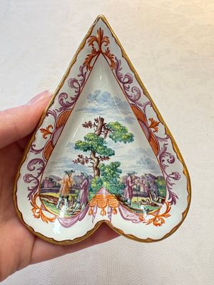 A rare polychrome Dutch Delft petit feu six-piece sweetmeat set, 18th C. — photo 13