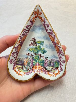 A rare polychrome Dutch Delft petit feu six-piece sweetmeat set, 18th C. — photo 3