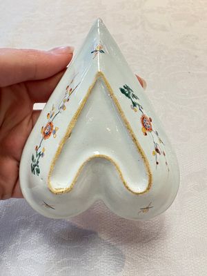 A rare polychrome Dutch Delft petit feu six-piece sweetmeat set, 18th C. — photo 6