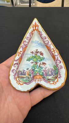 A rare polychrome Dutch Delft petit feu six-piece sweetmeat set — photo 11