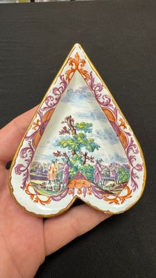 A rare polychrome Dutch Delft petit feu six-piece sweetmeat set — photo 2